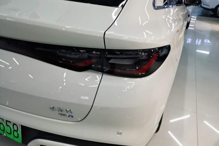 Used BYD Seal 06 New Energy 2025 EV 545KM Premium Edition Right Rear Taillight
