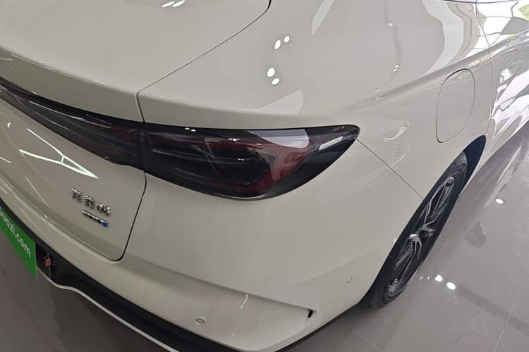 Used BYD Seal 06 New Energy 2025 DM-i Smart Drive 120KM Deluxe Model Right Rear Taillight