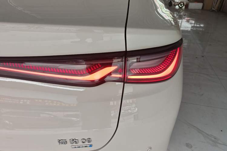Used BYD Seal 06 New Energy 2025 EV 470KM Prestige Edition Right Rear Taillight