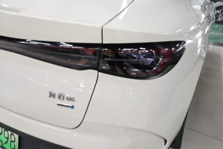 Used BYD Seal 06 New Energy 2025 DM-i Smart Drive 120KM Prestige Model Right Rear Taillight