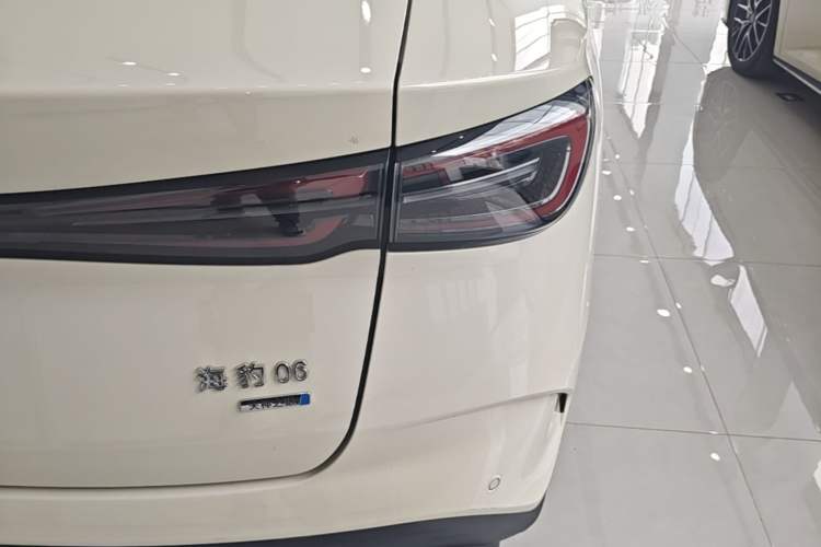 Used BYD Seal 06 New Energy 2025 DM-i Smart Drive 80KM Luxury Model Right Rear Taillight