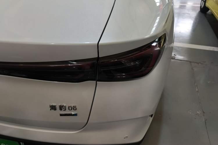 Used BYD Seal 06 New Energy 2025 DM-i Smart Drive 80KM Luxury Model Right Rear Taillight