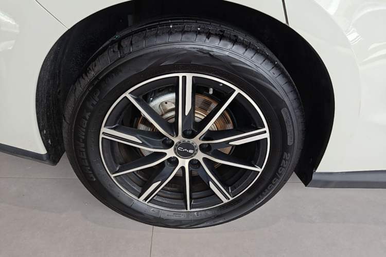 Used BYD Seal 06 New Energy 2025 DM-i Smart Drive 120KM Deluxe Model Right Rear Wheel Hub
