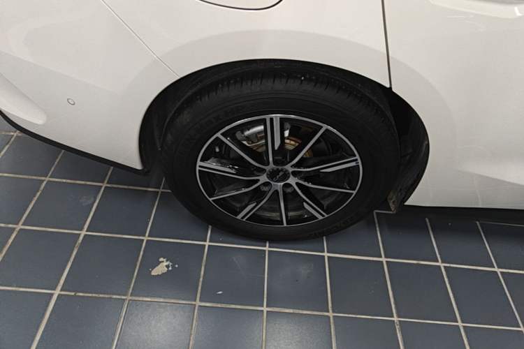 Used BYD Seal 06 New Energy 2025 DM-i Smart Drive 120KM Deluxe Model Right Rear Wheel Hub