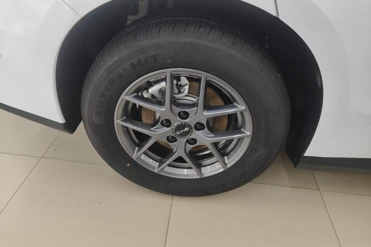 Used BYD Seal 06 New Energy 2025 DM-i Smart Drive 80KM Luxury Model Right Rear Wheel Hub