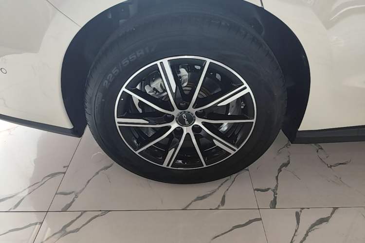 Used BYD Seal 06 New Energy 2025 DM-i Smart Drive 120KM Deluxe Model Right Rear Wheel Hub