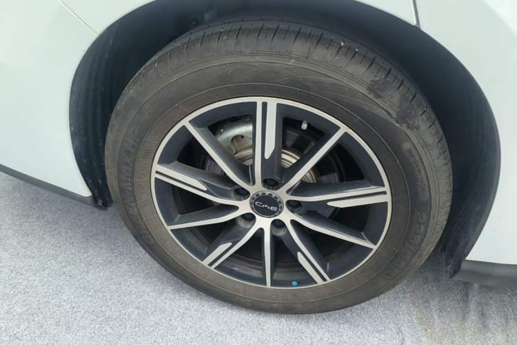 Used BYD Seal 06 New Energy 2025 DM-i Smart Drive 120KM Deluxe Model Right Rear Wheel Hub