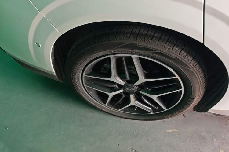 Used BYD Seal 06 New Energy 2025 EV 545KM Flagship Edition Right Rear Wheel Hub