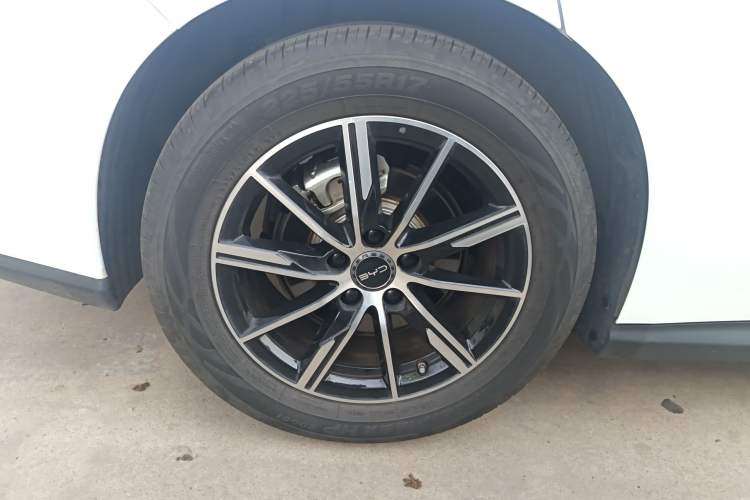 Used BYD Seal 06 New Energy 2025 DM-i Smart Drive 120KM Deluxe Model Right Rear Wheel Hub