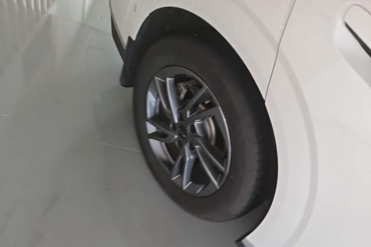 Used BYD Seal 06 New Energy 2025 EV 470KM Prestige Edition Right Rear Wheel Hub