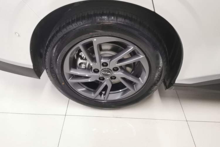 Used BYD Seal 06 New Energy 2025 EV 470KM Prestige Edition Right Rear Wheel Hub