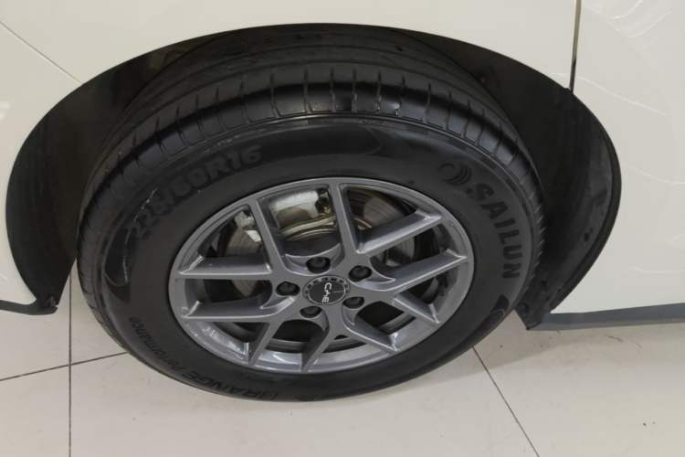 Used BYD Seal 06 New Energy 2025 DM-i Smart Drive 80KM Luxury Model Right Rear Wheel Hub