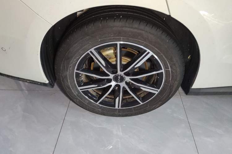 Used BYD Seal 06 New Energy 2025 DM-i Smart Drive 120KM Deluxe Model Right Rear Wheel Hub
