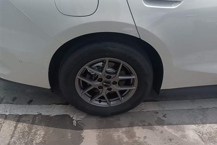 Used BYD Seal 06 New Energy 2025 DM-i Smart Drive 80KM Luxury Model Right Rear Wheel Hub