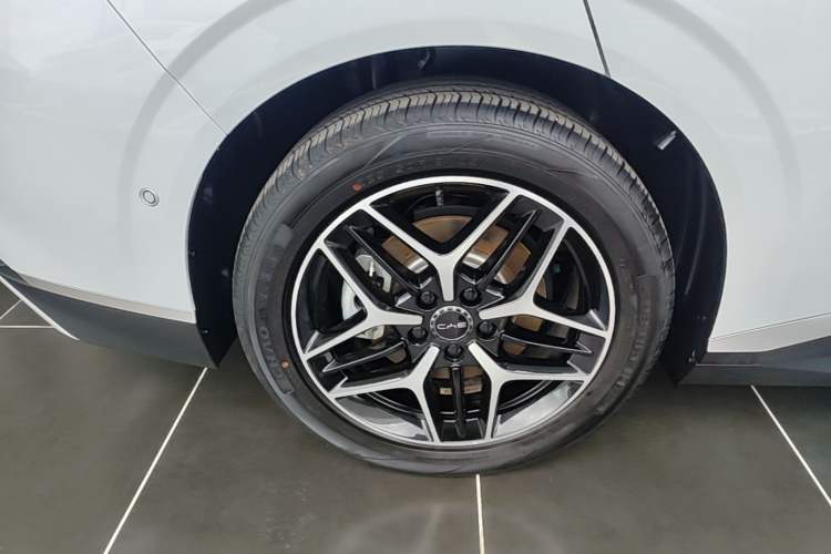 Used BYD Seal 06 New Energy 2025 EV 545KM Flagship Edition Right Rear Wheel Hub