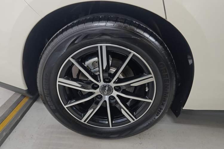 Used BYD Seal 06 New Energy 2025 DM-i Smart Drive 120KM Deluxe Model Right Rear Wheel Hub