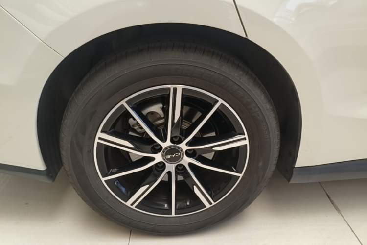 Used BYD Seal 06 New Energy 2025 DM-i Smart Drive 120KM Prestige Model Right Rear Wheel Hub