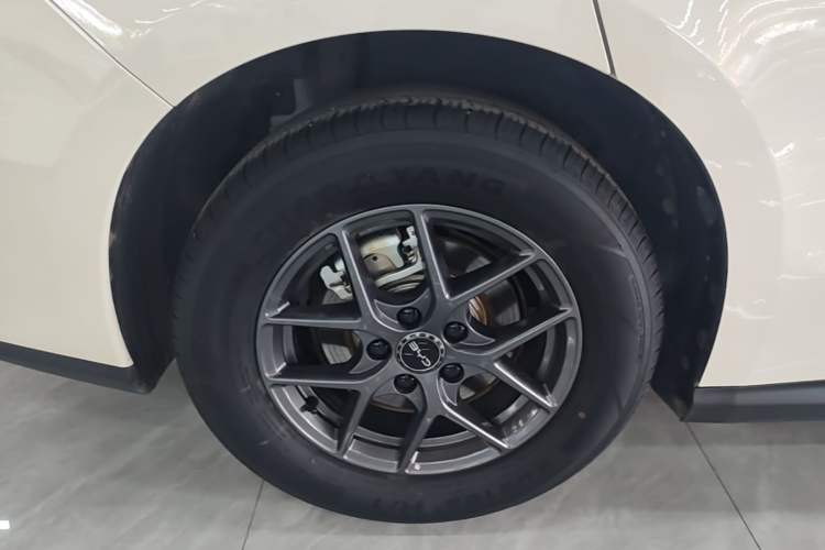 Used BYD Seal 06 New Energy 2025 DM-i Smart Drive 80KM Luxury Model Right Rear Wheel Hub
