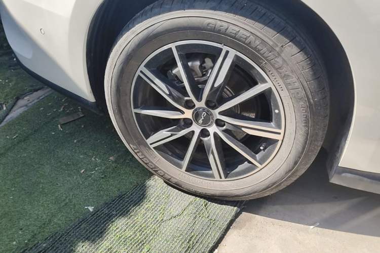 Used BYD Seal 06 New Energy 2025 DM-i Smart Drive 120KM Deluxe Model Right Rear Wheel Hub