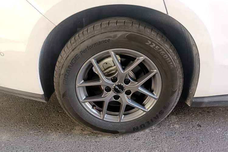 Used BYD Seal 06 New Energy 2025 DM-i Smart Drive 80KM Luxury Model Right Rear Wheel Hub
