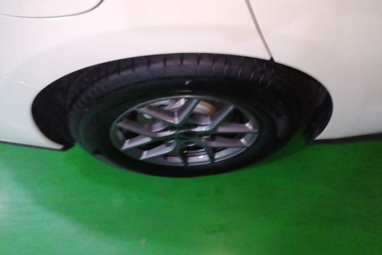 Used BYD Seal 06 New Energy 2025 DM-i Smart Drive 80KM Luxury Model Right Rear Wheel Hub