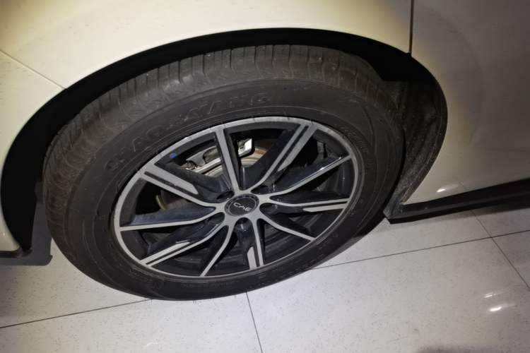 Used BYD Seal 06 New Energy 2025 DM-i Smart Drive 120KM Prestige Model Right Rear Wheel Hub
