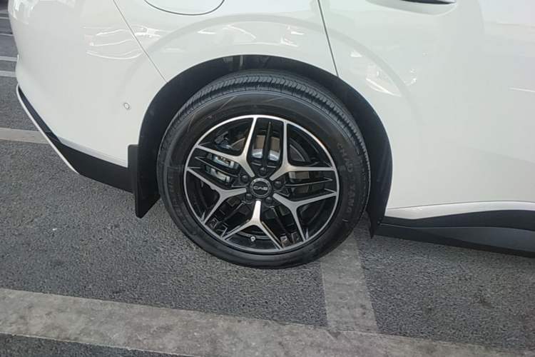 Used BYD Seal 06 New Energy 2025 EV 545KM Flagship Edition Right Rear Wheel Hub
