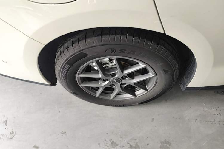 Used BYD Seal 06 New Energy 2025 DM-i Smart Drive 80KM Luxury Model Right Rear Wheel Hub