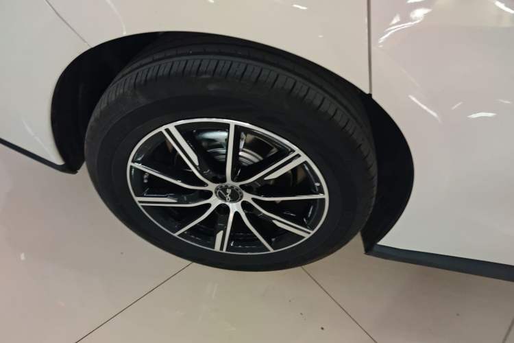 Used BYD Seal 06 New Energy 2025 DM-i Smart Drive 80KM Prestige Model Right Rear Wheel Hub