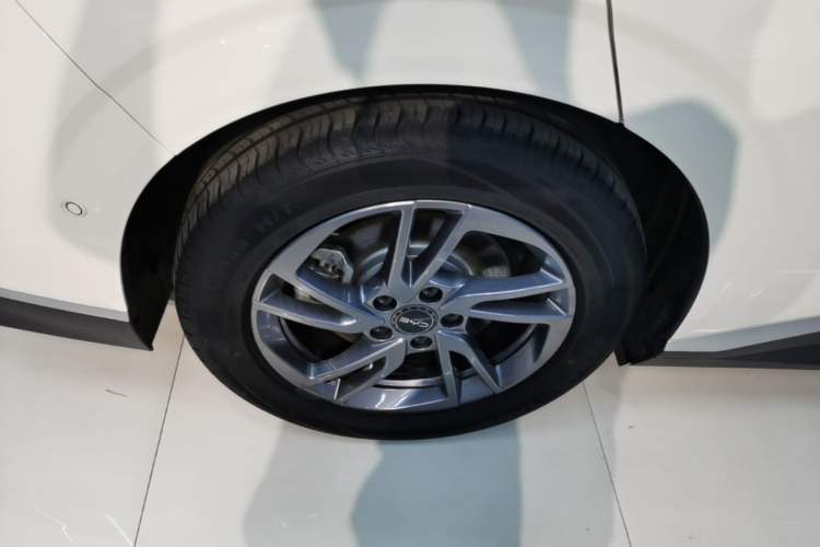 Used BYD Seal 06 New Energy 2025 EV 545KM Premium Edition Right Rear Wheel Hub