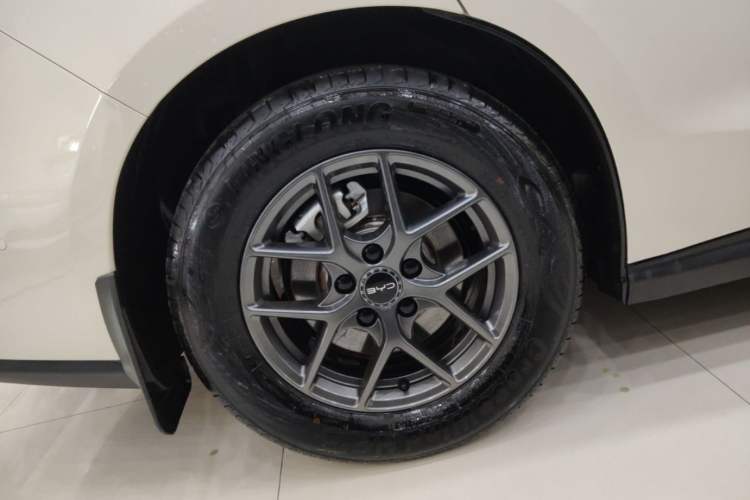 Used BYD Seal 06 New Energy 2025 DM-i Smart Drive 80KM Luxury Model Right Rear Wheel Hub