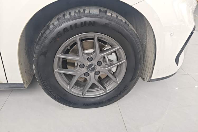 Used BYD Seal 06 New Energy 2025 DM-i Smart Drive 80KM Luxury Model Right Rear Wheel Hub