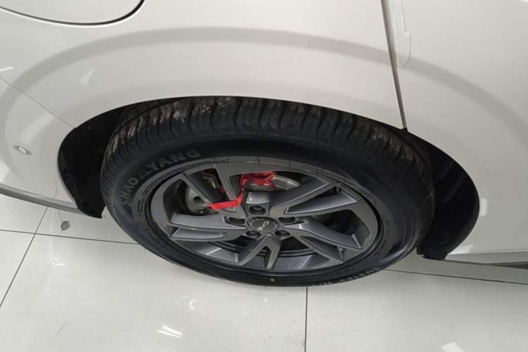Used BYD Seal 06 New Energy 2025 EV 545KM Premium Edition Right Rear Wheel Hub