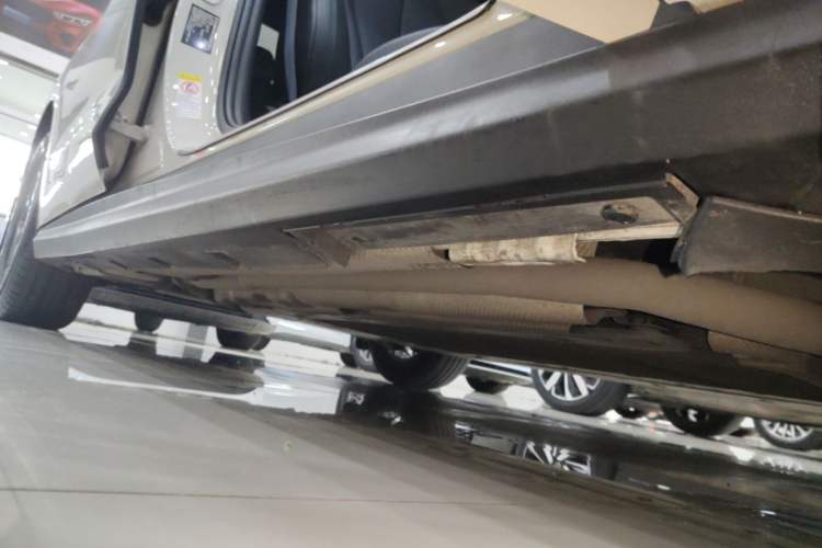 Used BYD Seal 06 New Energy 2025 DM-i Smart Drive 80KM Luxury Model Right Side Sill