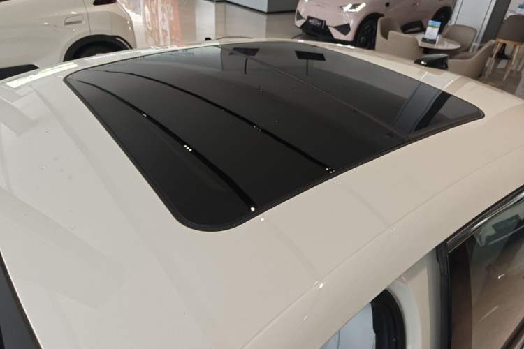 Used BYD Seal 06 New Energy 2025 DM-i Smart Drive 120KM Deluxe Model Roof