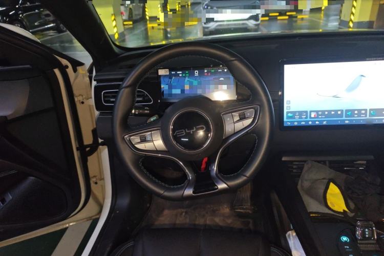 Used BYD Seal 06 New Energy 2025 DM-i Smart Drive 80KM Luxury Model Steering Wheel