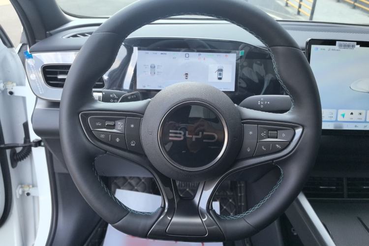 Used BYD Seal 06 New Energy 2025 EV 545KM Premium Edition Steering Wheel