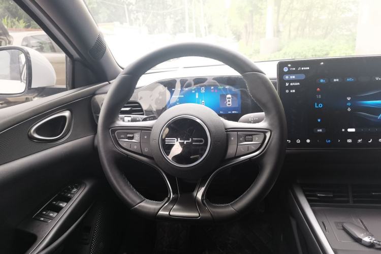 Used BYD Seal 06 New Energy 2025 EV 545KM Flagship Edition Steering Wheel