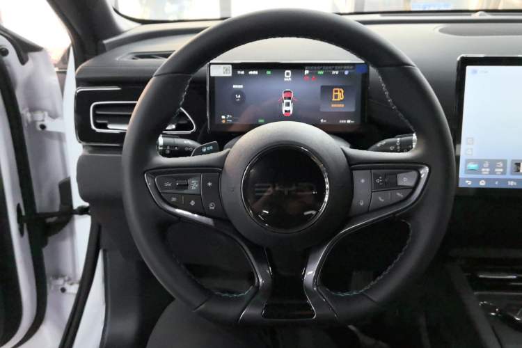 Used BYD Seal 06 New Energy 2025 DM-i Smart Drive 80KM Luxury Model Steering Wheel