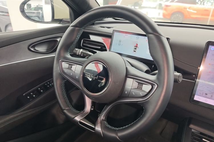 Used BYD Seal 06 New Energy 2025 DM-i Smart Drive 120KM Prestige Model Steering Wheel