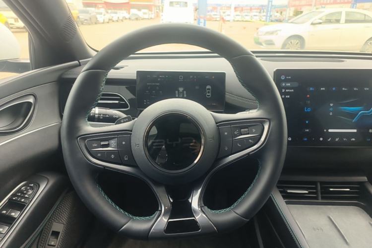 Used BYD Seal 06 New Energy 2025 DM-i Smart Drive 120KM Deluxe Model Steering Wheel