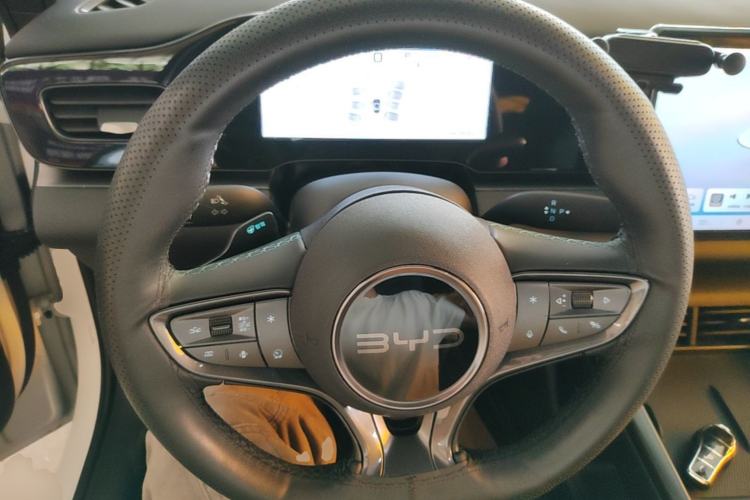 Used BYD Seal 06 New Energy 2025 EV 545KM Premium Edition Steering Wheel