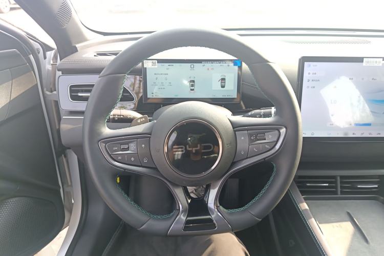 Used BYD Seal 06 New Energy 2025 DM-i Smart Drive 120KM Deluxe Model Steering Wheel