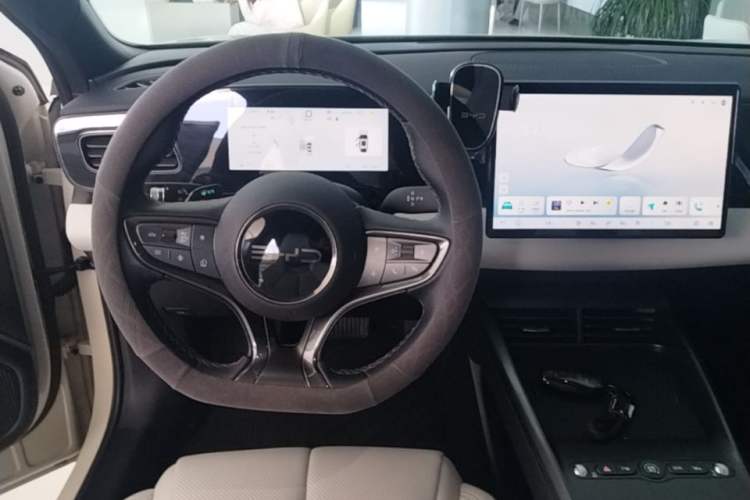 Used BYD Seal 06 New Energy 2025 EV 470KM Prestige Edition Steering Wheel
