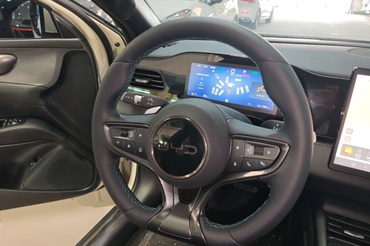 Used BYD Seal 06 New Energy 2025 EV 545KM Premium Edition Steering Wheel