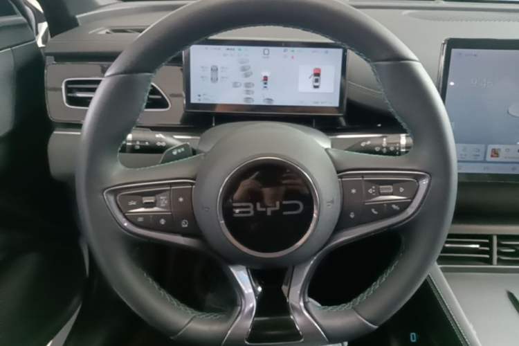 Used BYD Seal 06 New Energy 2025 DM-i Smart Drive 80KM Prestige Model Steering Wheel
