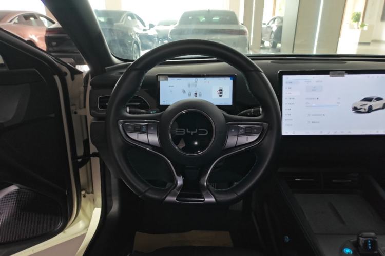 Used BYD Seal 06 New Energy 2025 DM-i Smart Drive 120KM Deluxe Model Steering Wheel