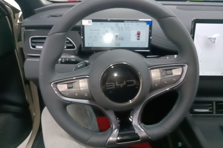 Used BYD Seal 06 New Energy 2025 DM-i Smart Drive 80KM Luxury Model Steering Wheel