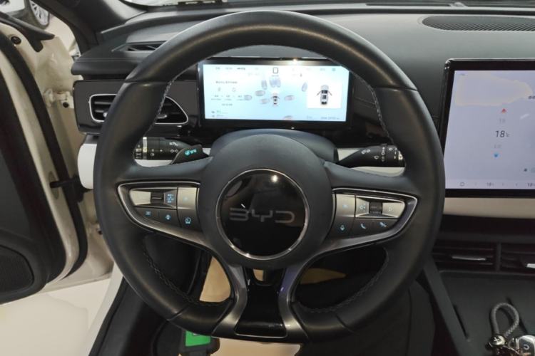 Used BYD Seal 06 New Energy 2025 DM-i Smart Drive 80KM Luxury Model Steering Wheel