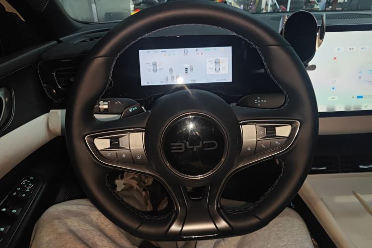 Used BYD Seal 06 New Energy 2025 EV 545KM Premium Edition Steering Wheel